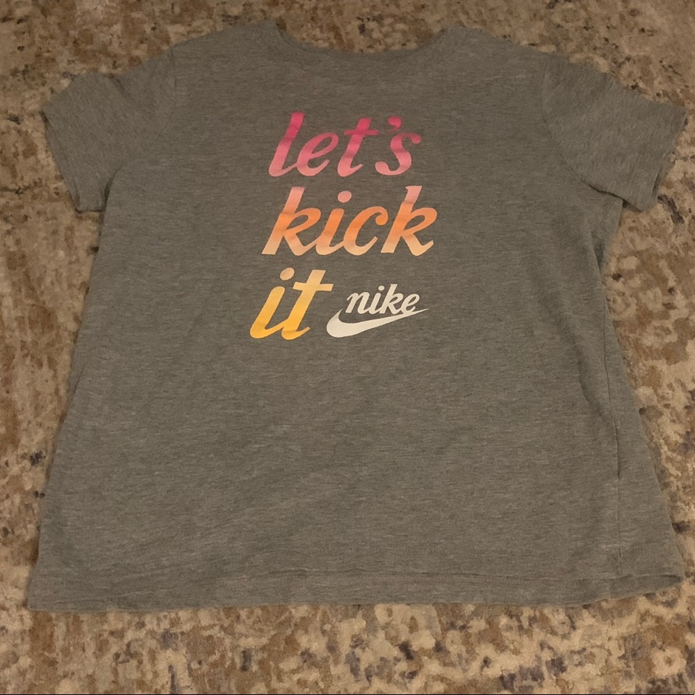 Girls Size L Gray Nike Shirt